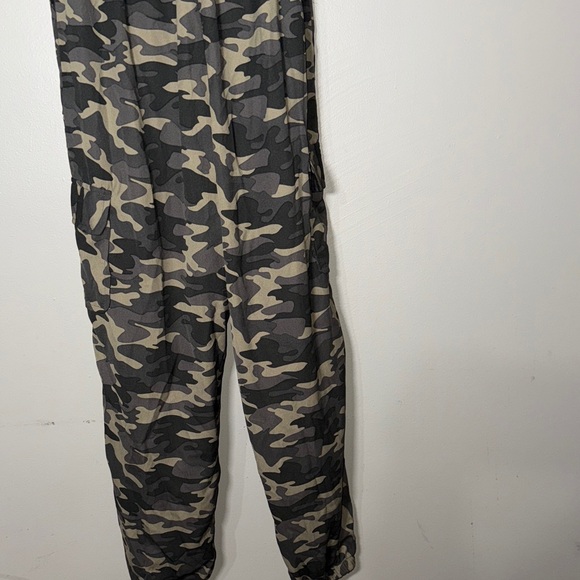 Chic Camouflage Strapless Jumpsuit - Picture 10 of 11